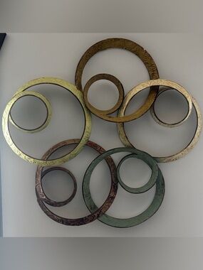 Abstract Interlocking Metal Circles Wall Sculpture - Multicolor